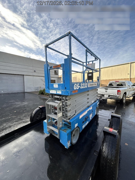 2020 Genie GS-3232 Standard, Folding half height swing gate, 800W Inverter