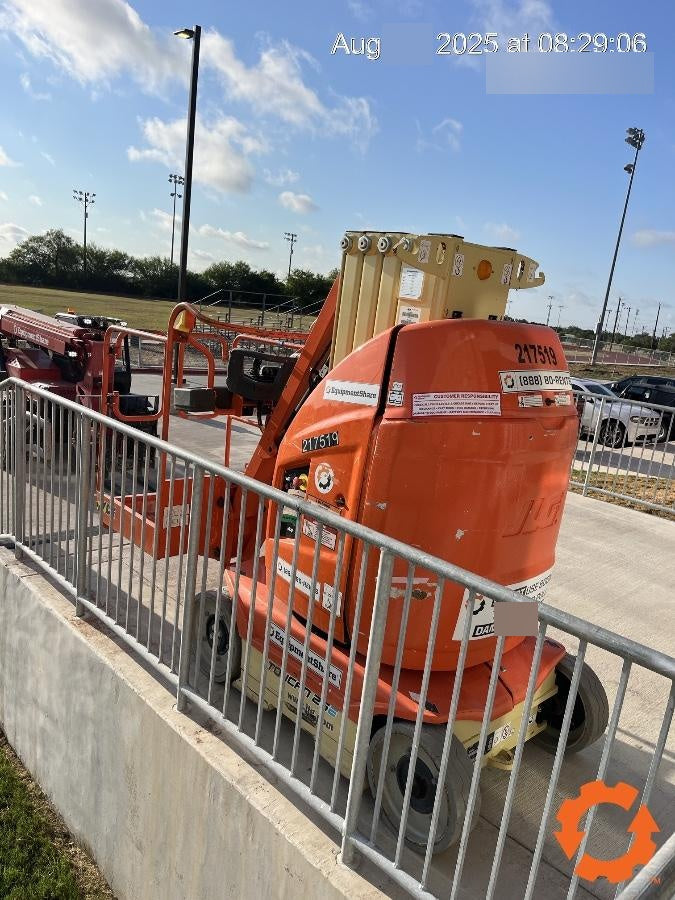 2022 JLG 26E