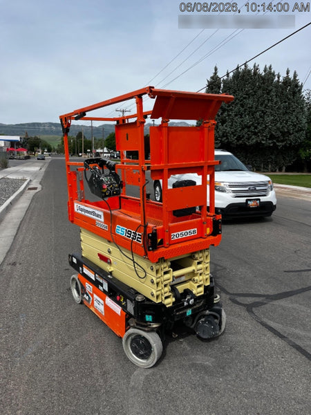2022 JLG ES1932
