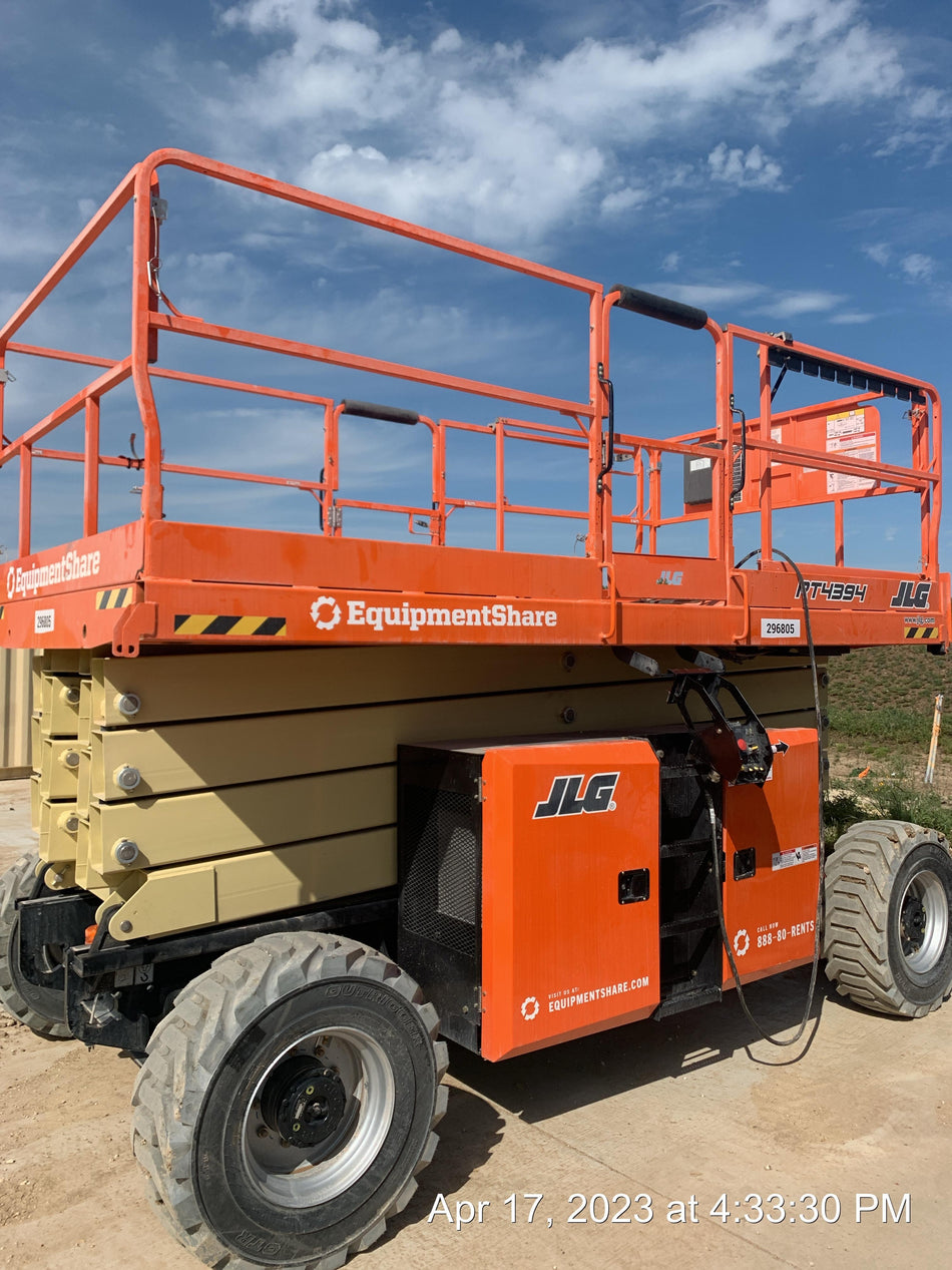 2023 JLG RT4394