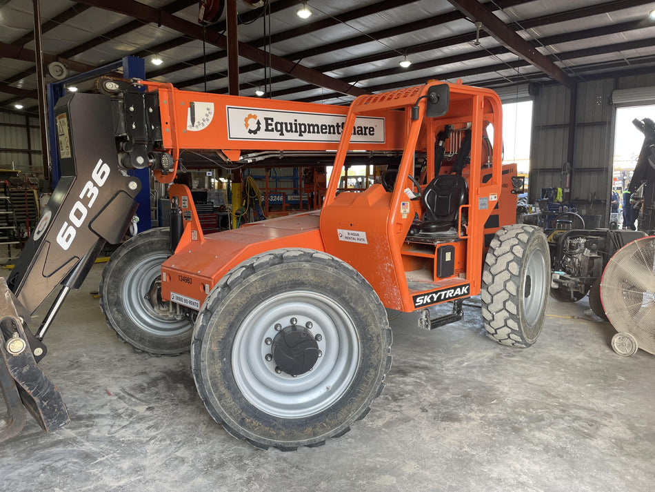 2021 JLG 6036
