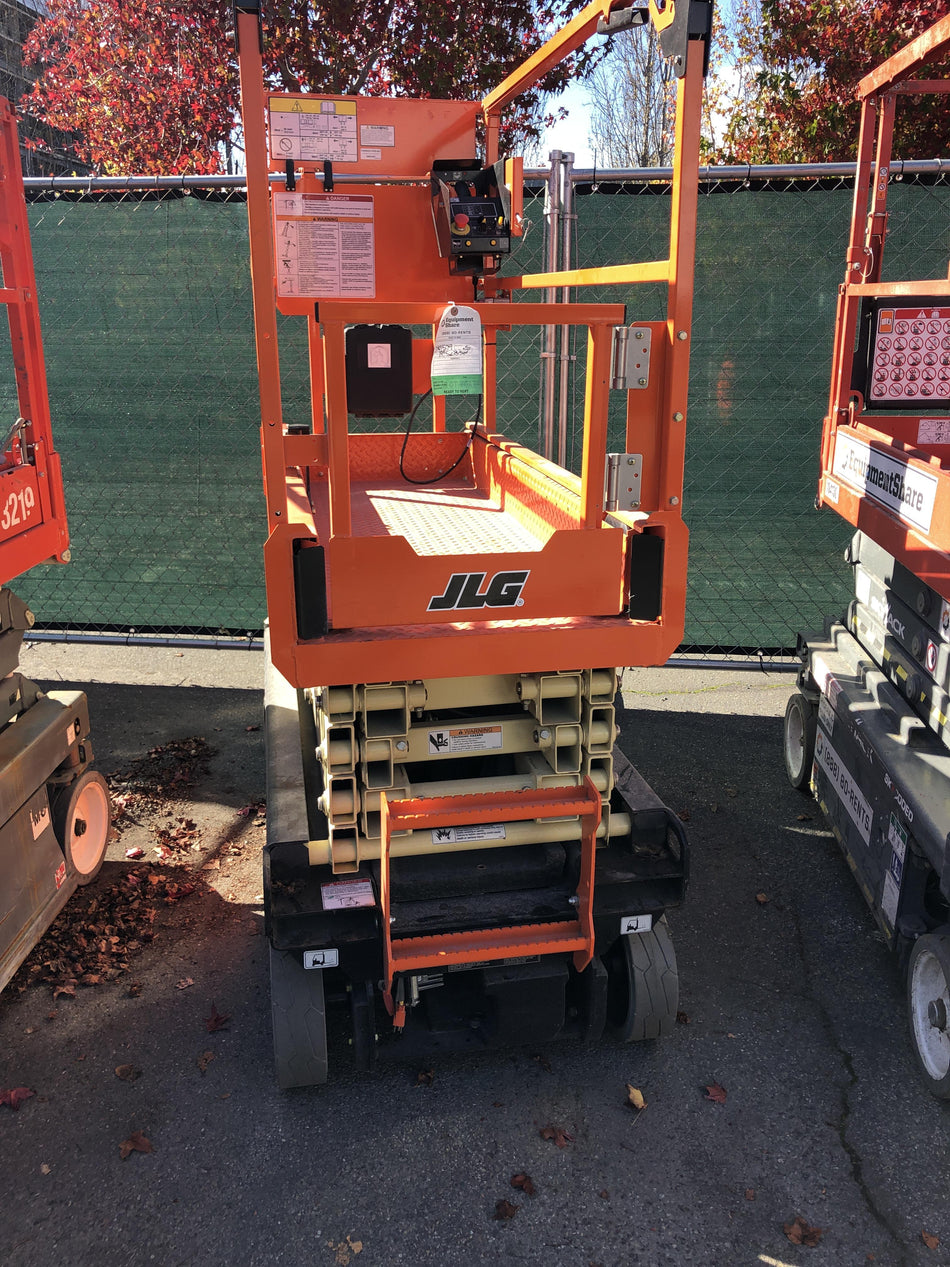 2021 JLG ES1932