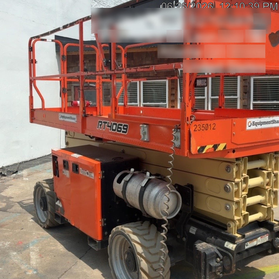 2022 JLG RT4069