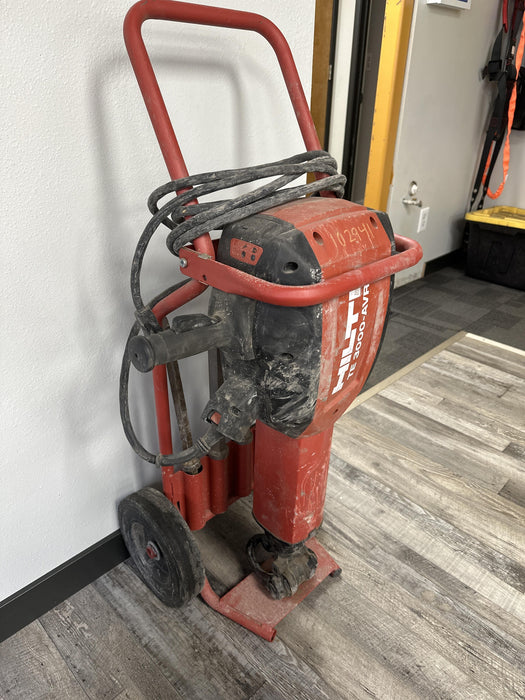 2020 HILTI TE 3000-AVR