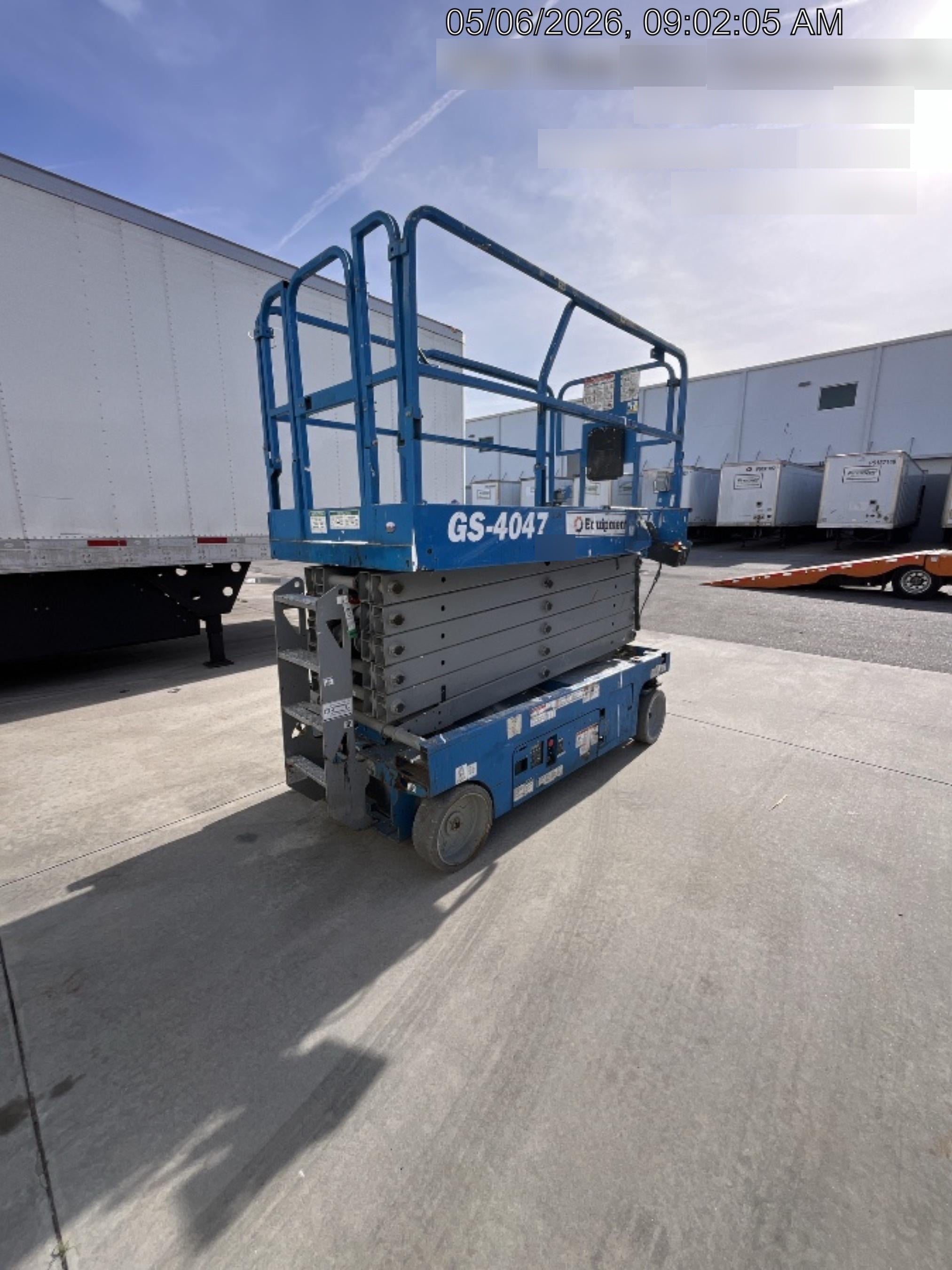 2019 Genie GS-4047 Folding rails with half height swing gate