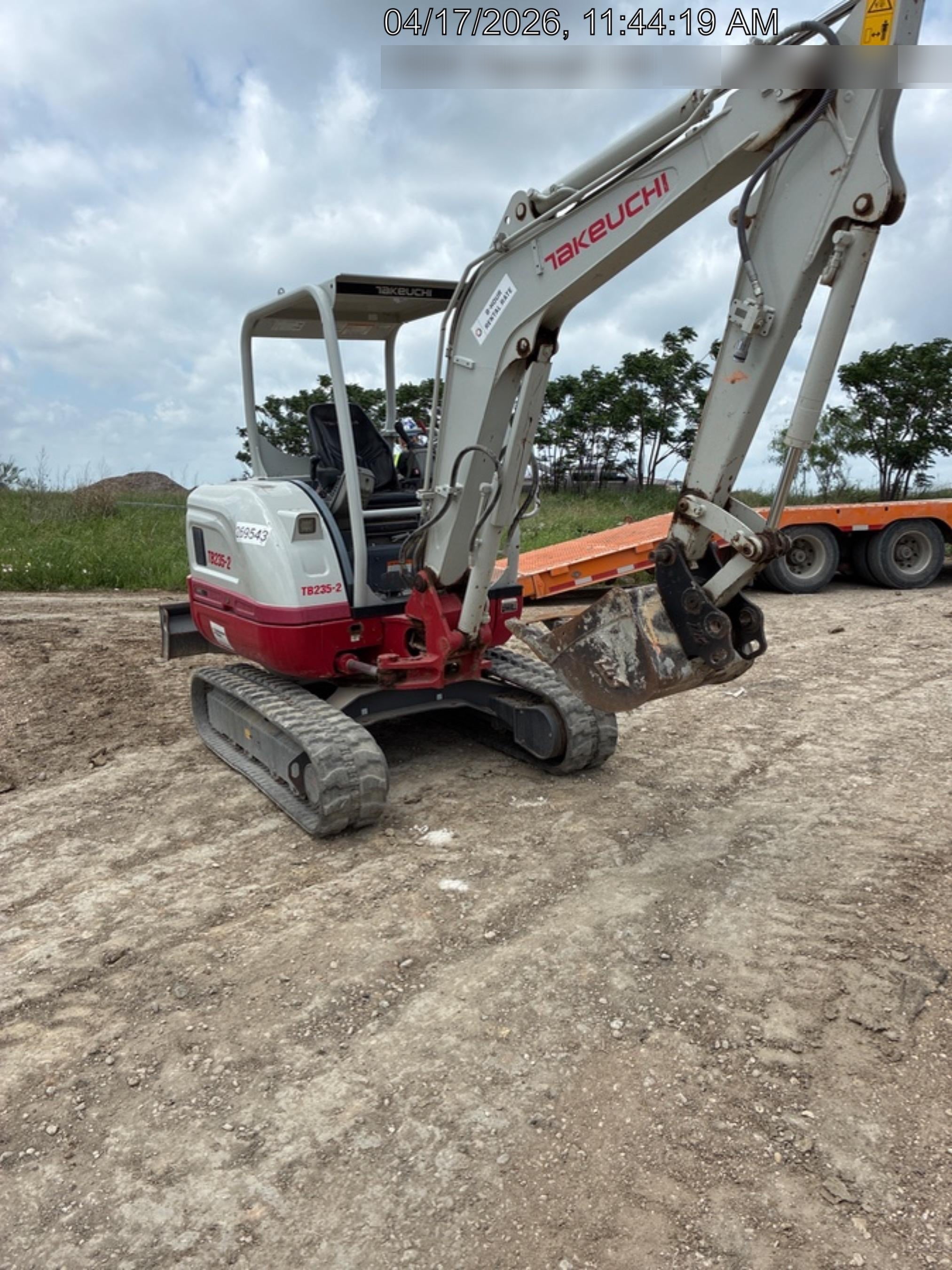 2022 TAKEUCHI TB235-2R