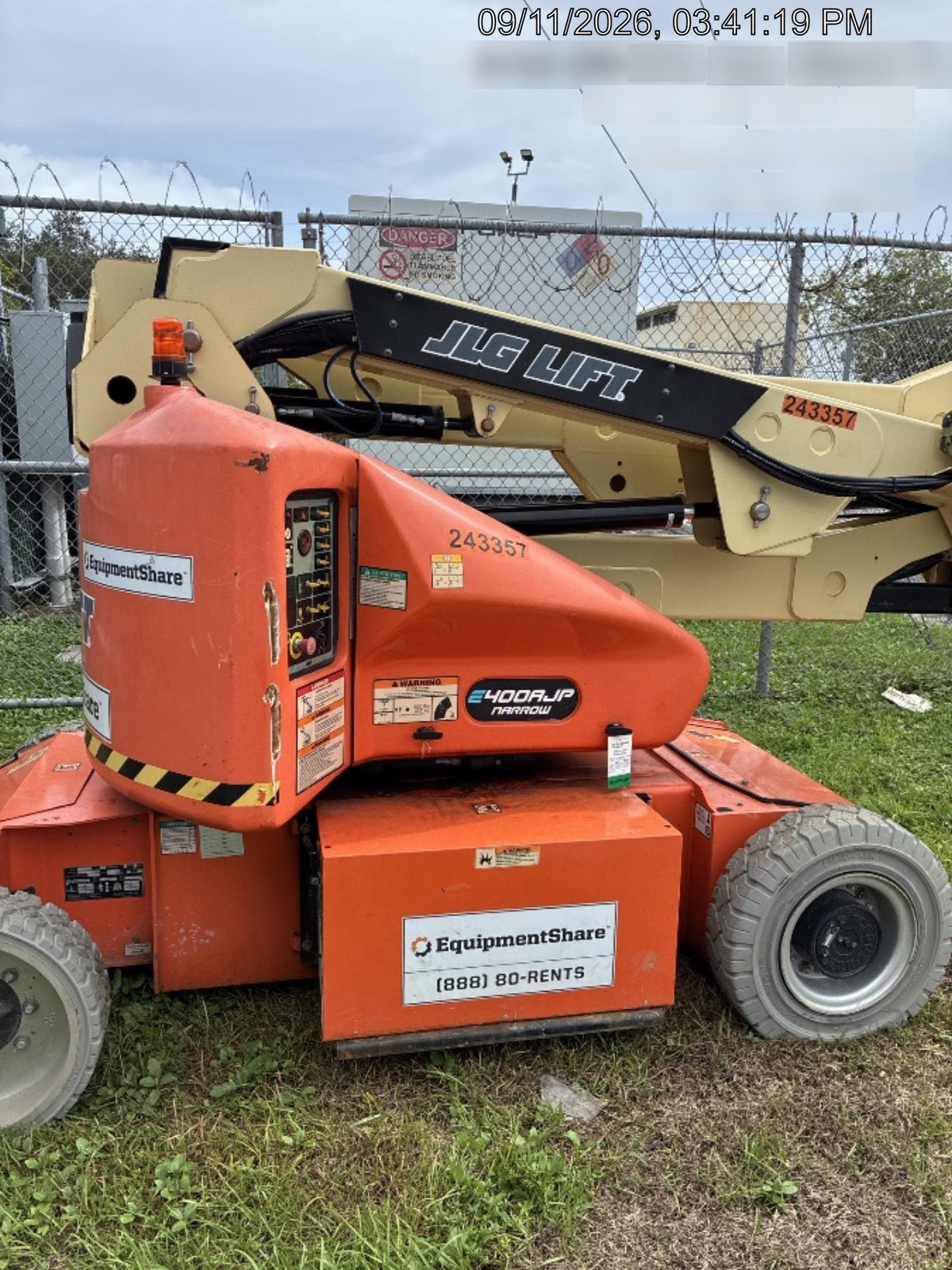 2022 JLG E400AJP Narrow
