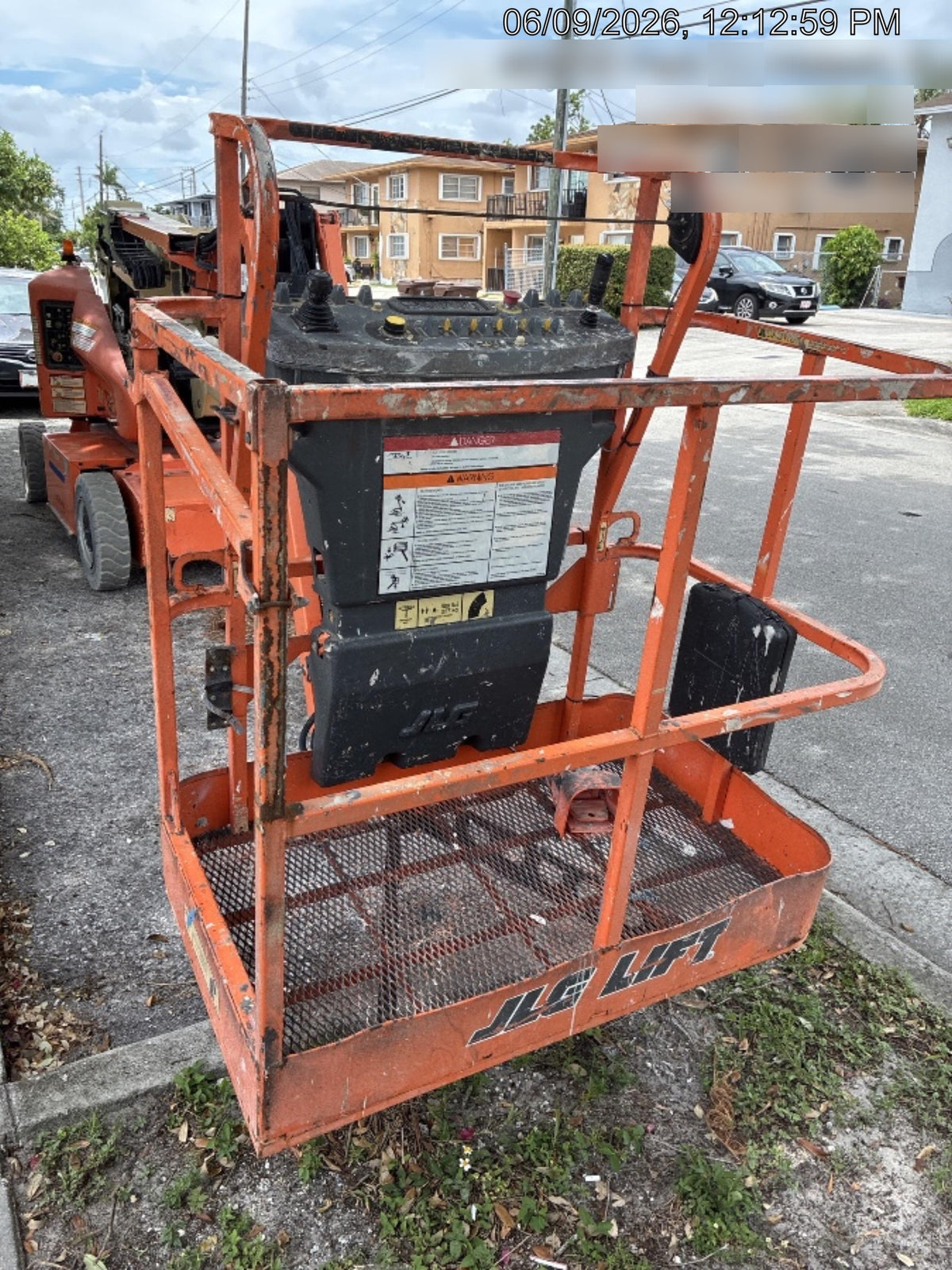 2019 JLG E400AJPN