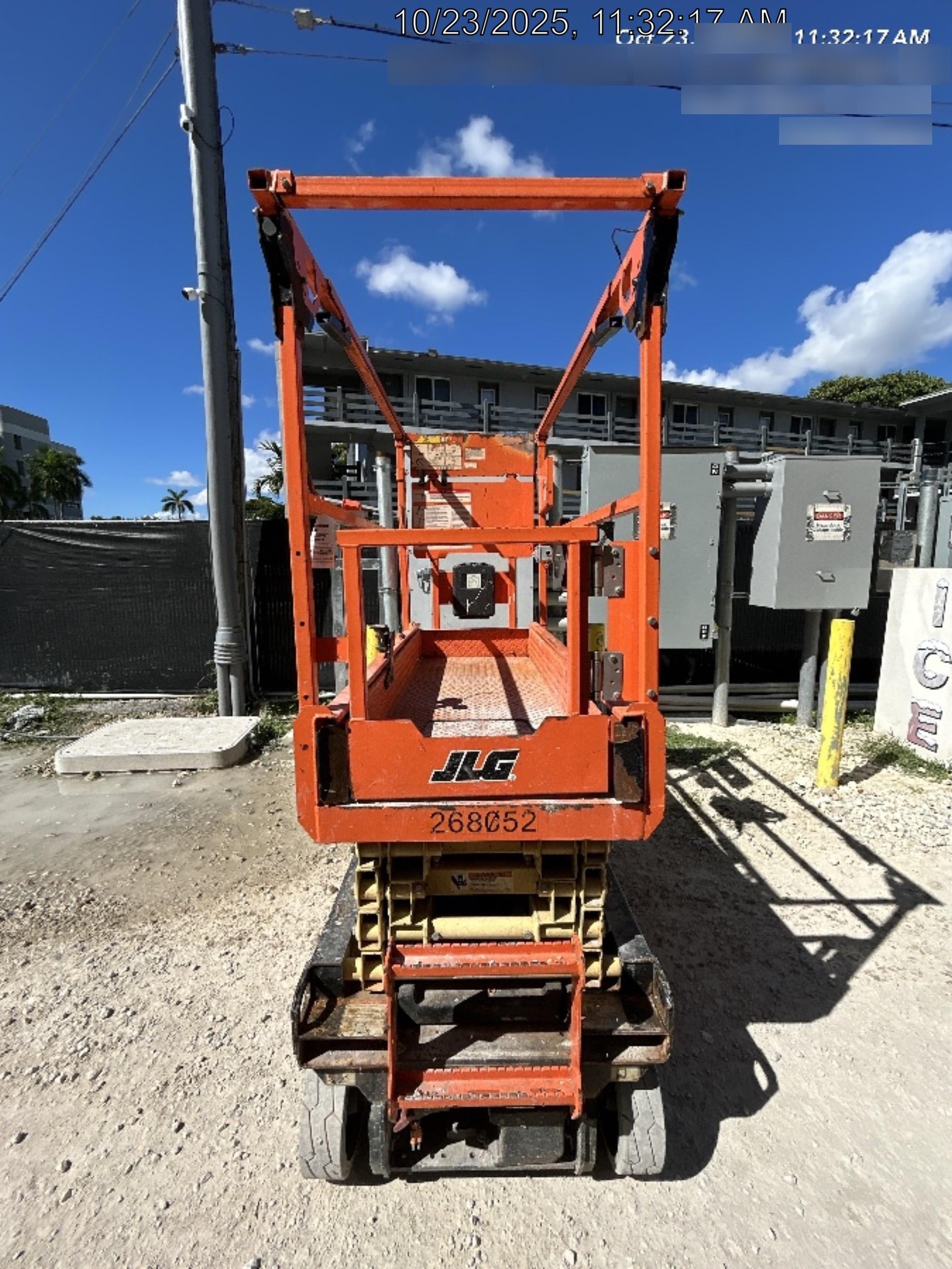 2022 JLG ES1932