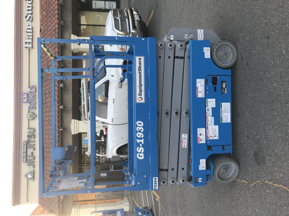 2020 Genie GS-1930 Solid Non Marking Tires, Beacon, Folding rails with half height swing gate, 800W Inverter