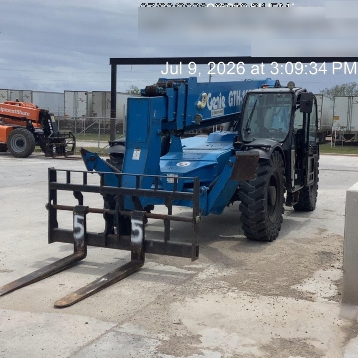 2018 Genie GTH-1056 Genie GTH-1056 w/CAB, Solid Tires, Work Lights, 60" carriage/forks, cab mesh, beacon
