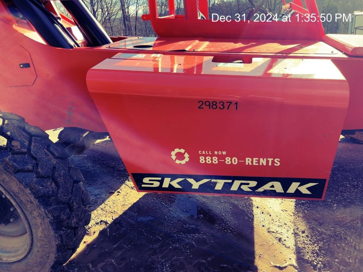 2023 SKYTRAK 8042