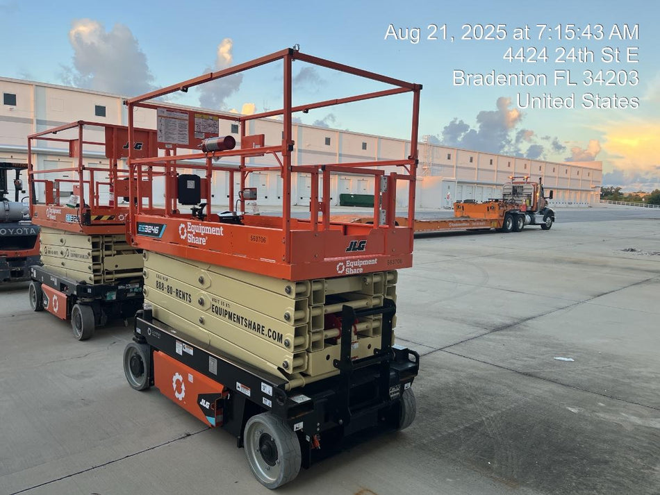 2025 JLG ES3246