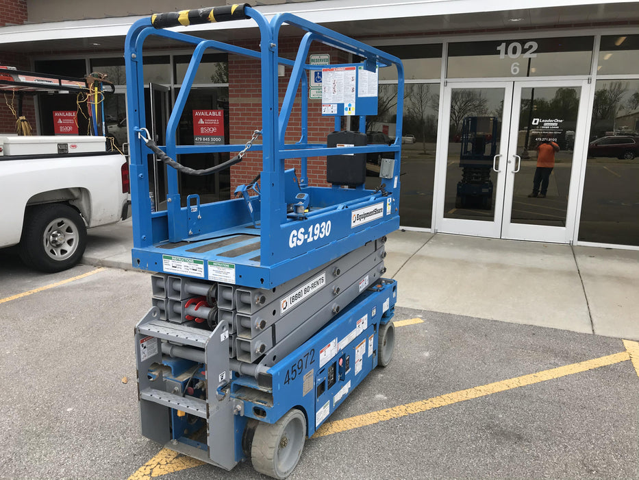 2019 Genie GS-1930 Fixed rails with chain Entry