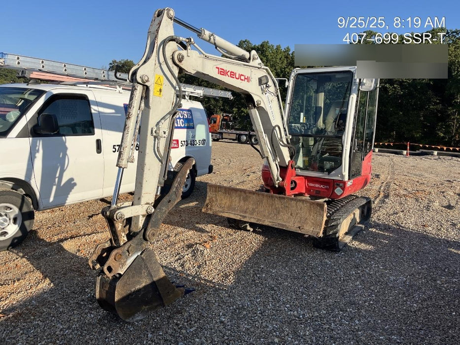 2020 TAKEUCHI TB235-2CR