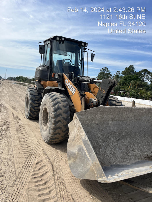 2018 Case 621G CLOSED CAB, 1 FUNCTION, JRB 416 STYLE HYD COUPLER