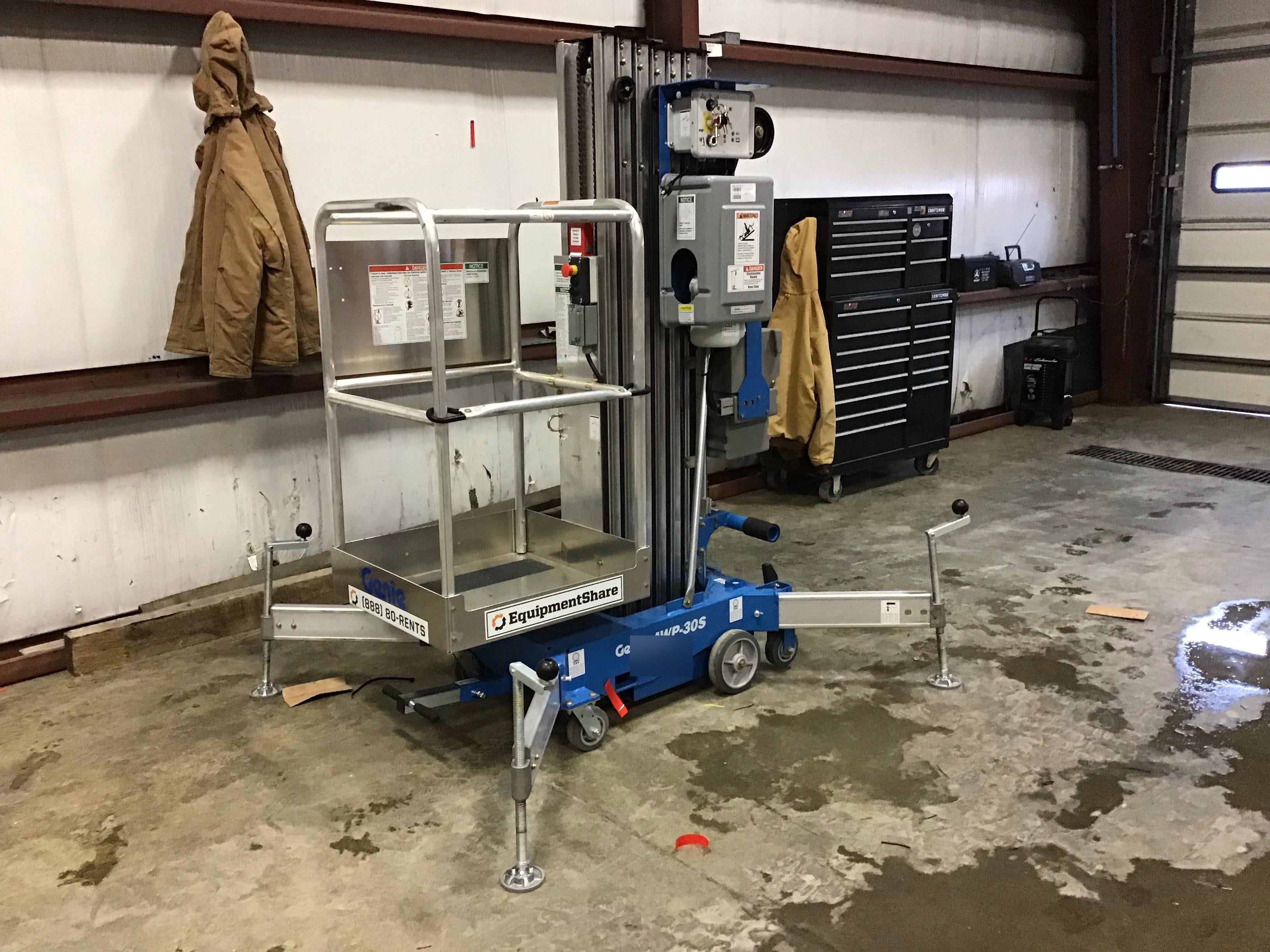 2018 GENIE AWP-30S