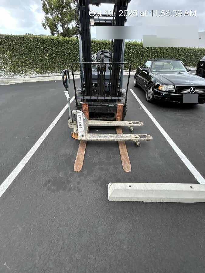 2022 CROWN 5,500lb Manual Pallet Jack - Crown