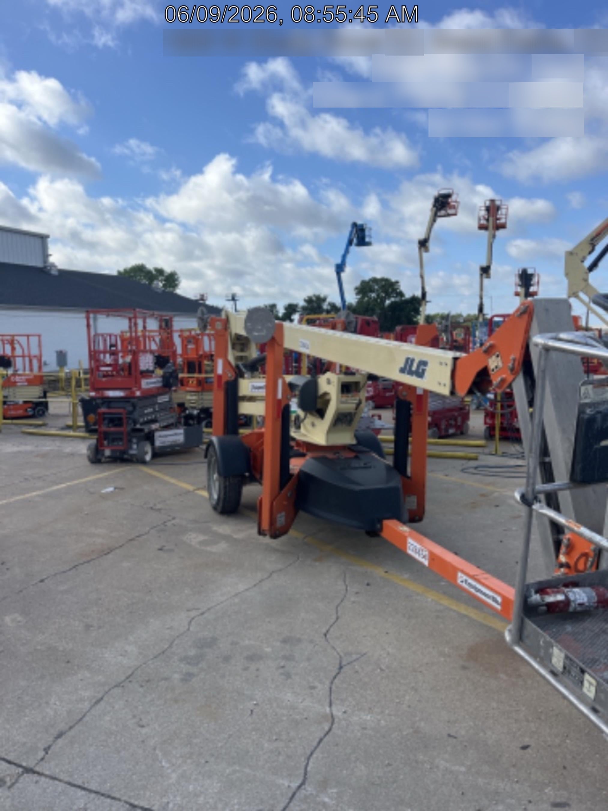 2022 JLG T500J
