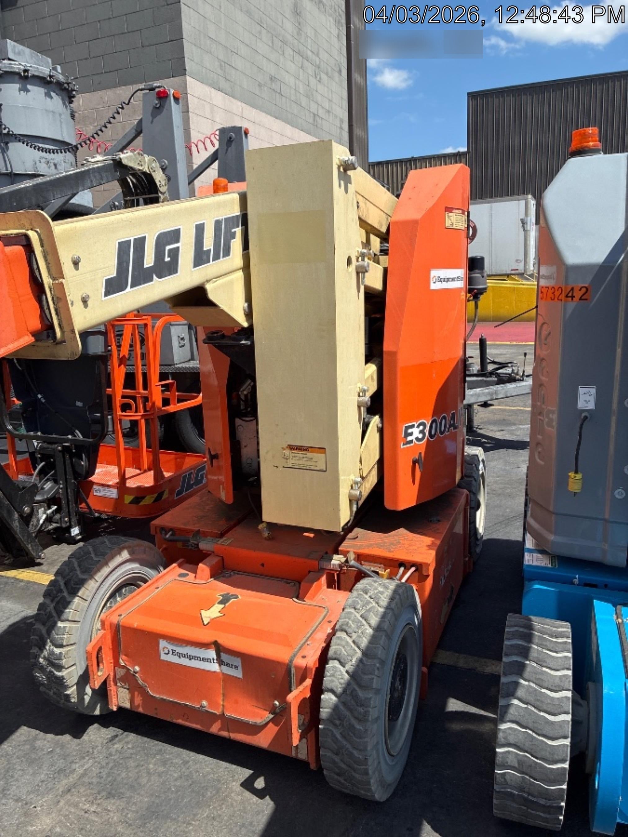 2019 JLG E300AJP