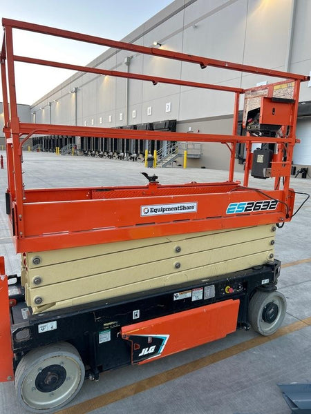 2022 JLG ES2632
