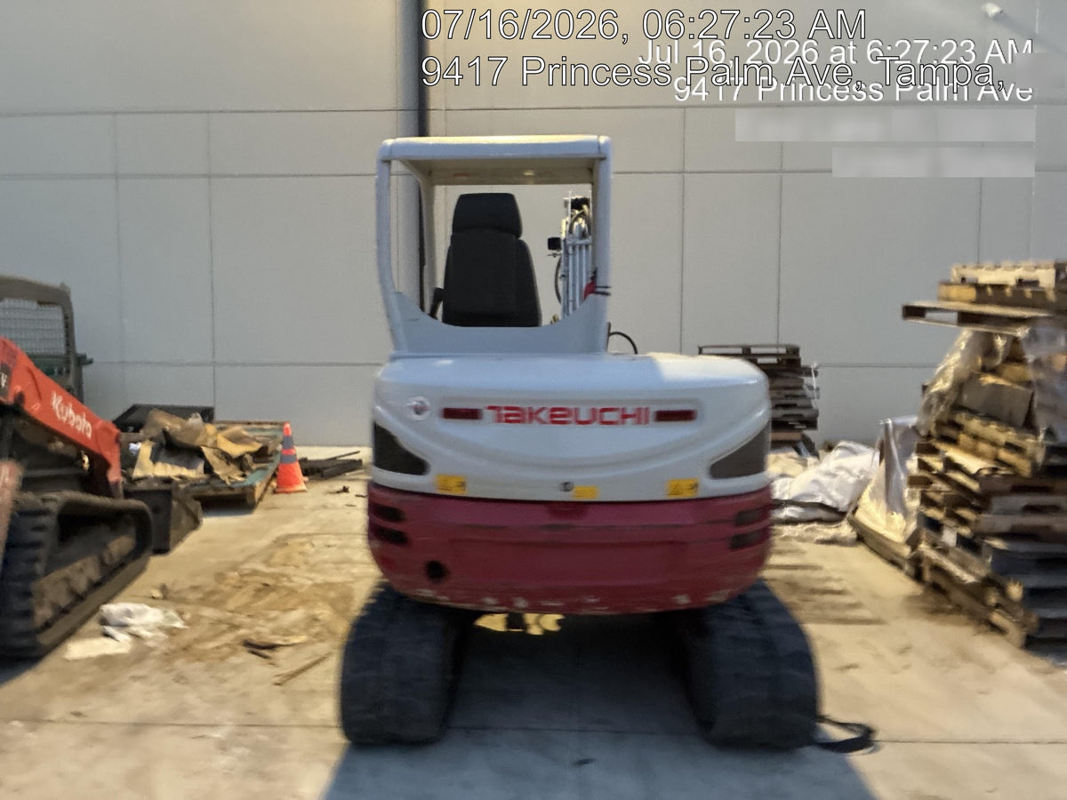 2023 TAKEUCHI TB250-2R