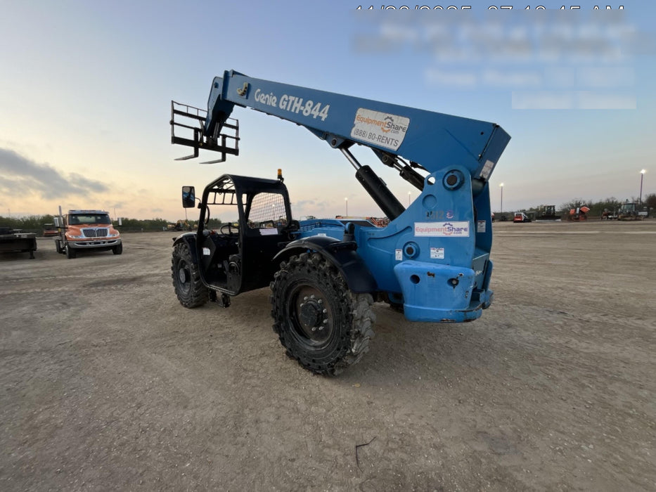 2017 GENIE GTH-844