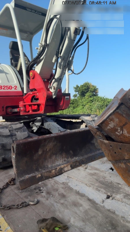 2023 TAKEUCHI TB250-2R