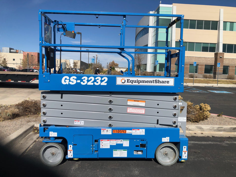 2020 Genie GS-3232 Standard, Folding half height swing gate