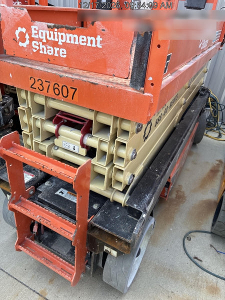 2022 JLG ES2632