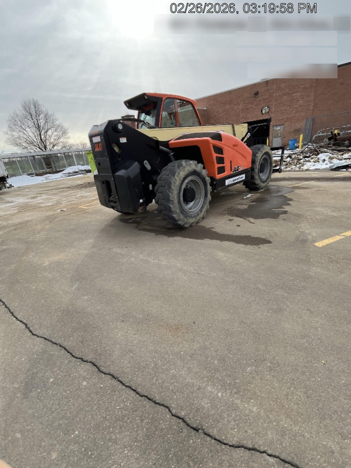 2023 JLG 1732