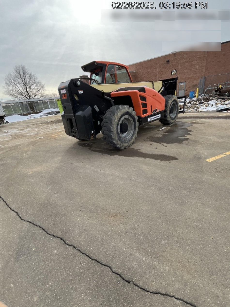 2023 JLG 1732