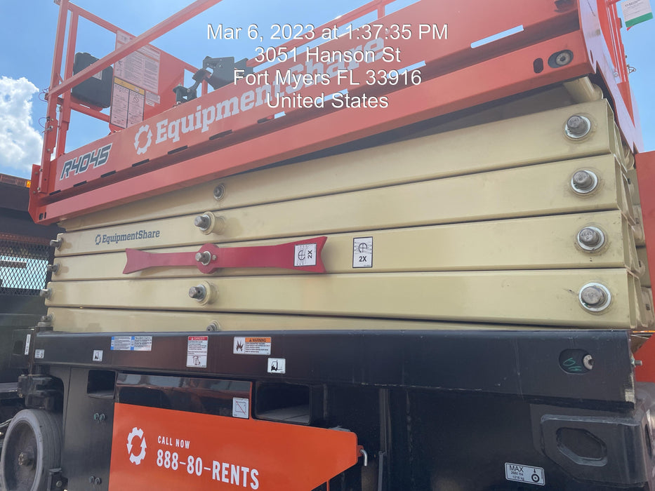 2022 JLG R4045