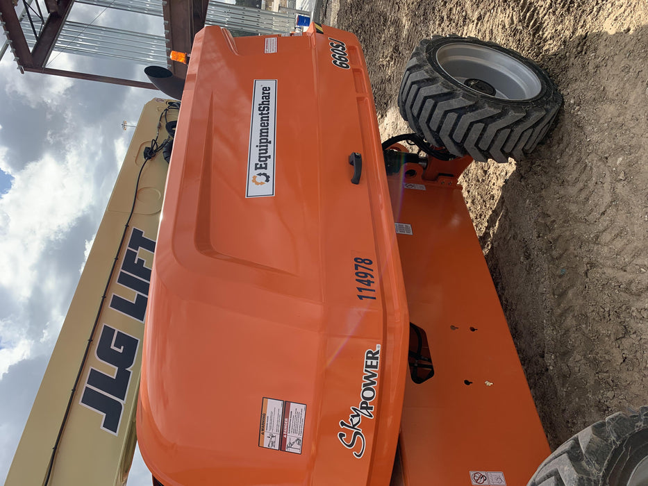 2021 JLG 660SJ