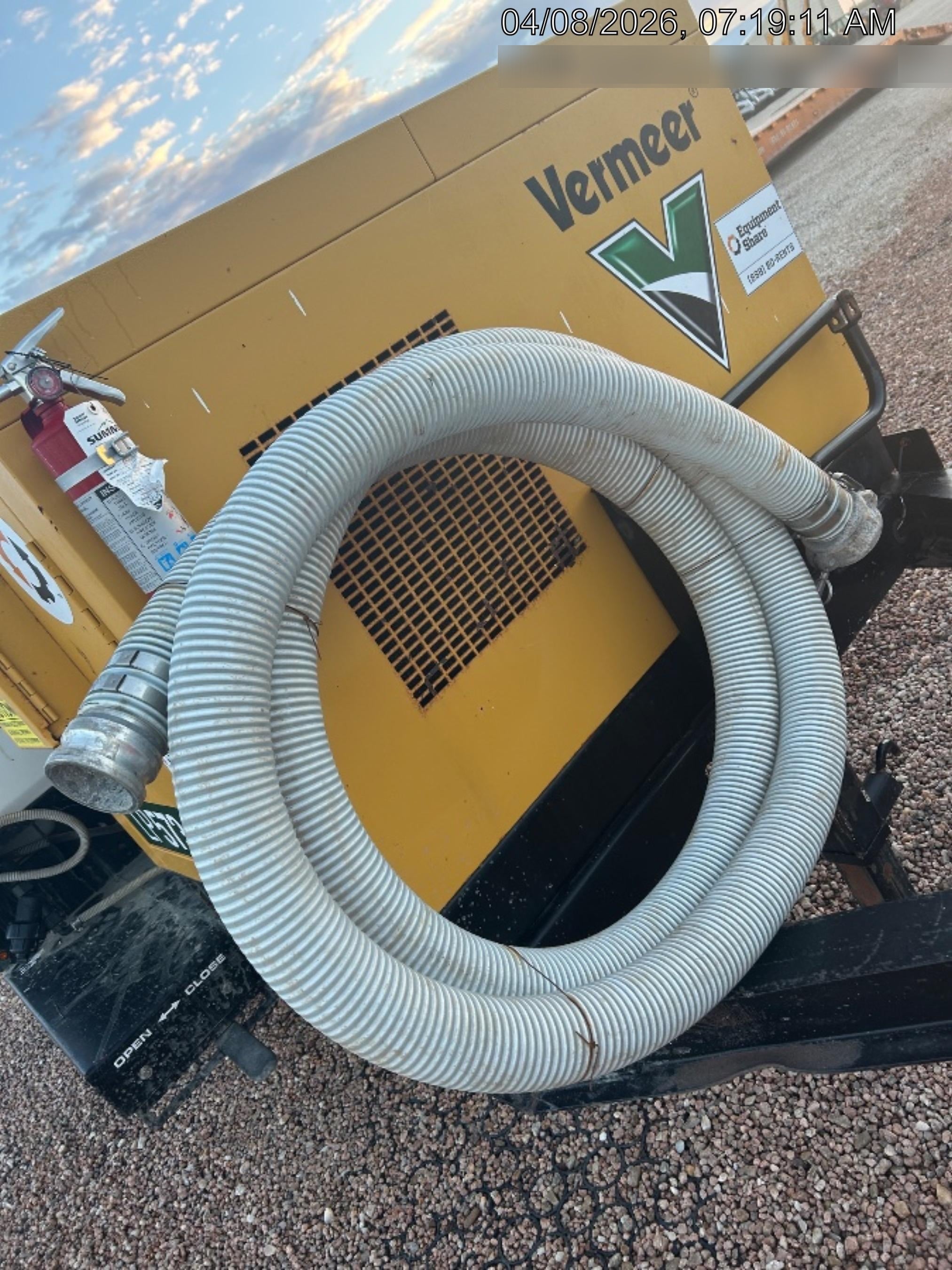 2023 Vac-Tron LP573XDT T4 Koehler Diesel Engine, 500 Gallon Debris Tank, x2 100 Gallon Water Tanks