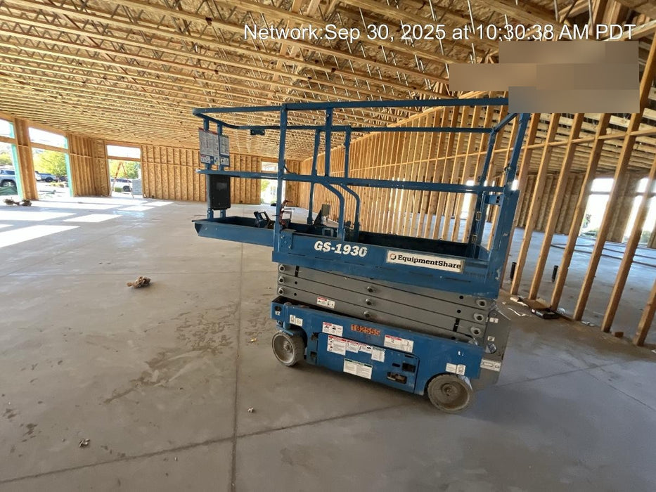 2020 Genie GS-1930 Solid Non Marking Tires, Beacon, Folding rails with half height swing gate, 800W Inverter