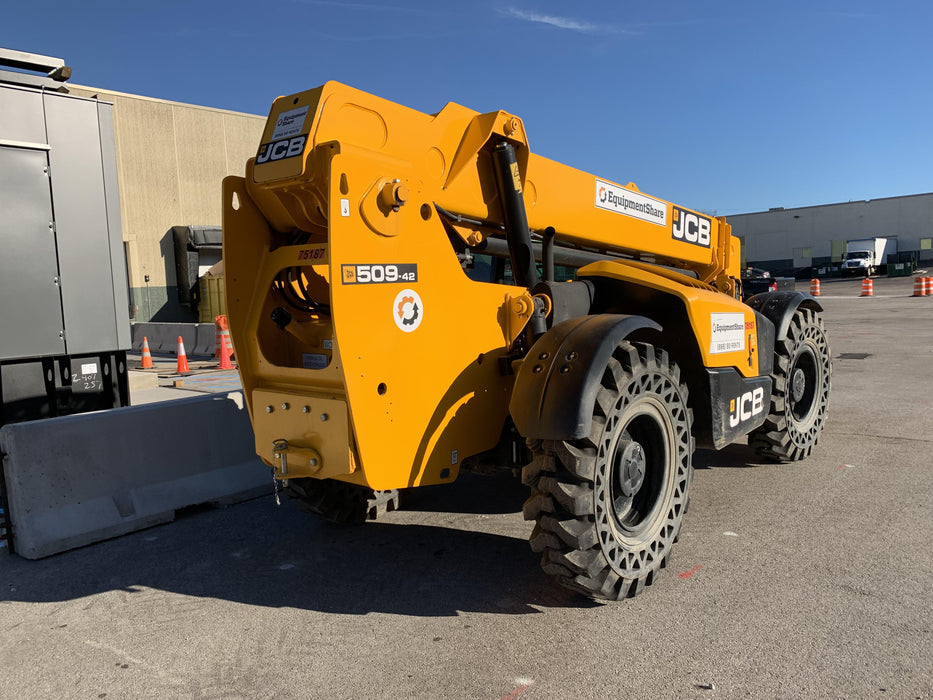 2020 JCB 509-42 Cab/Heat/Air, Solid Tires, Work Lights, Beacon, Aux Hydraulics, Back up Alarm, Lifting Eye, ES Decals