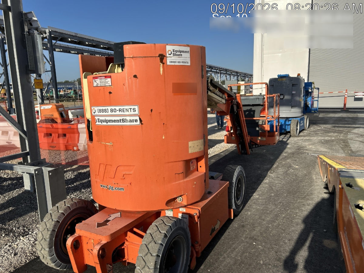 2019 JLG E300AJP