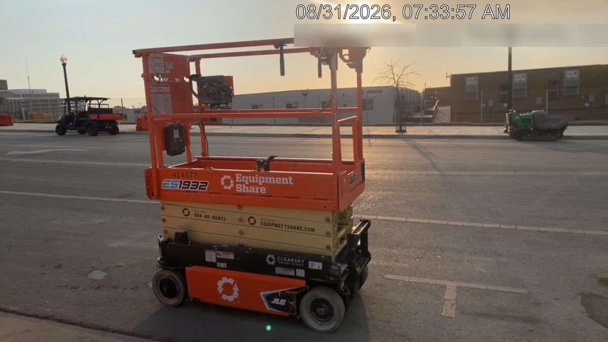 2024 JLG ES1932