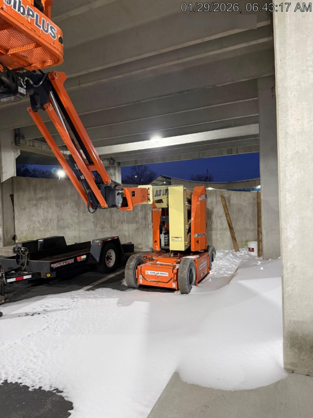 2022 JLG E300AJP
