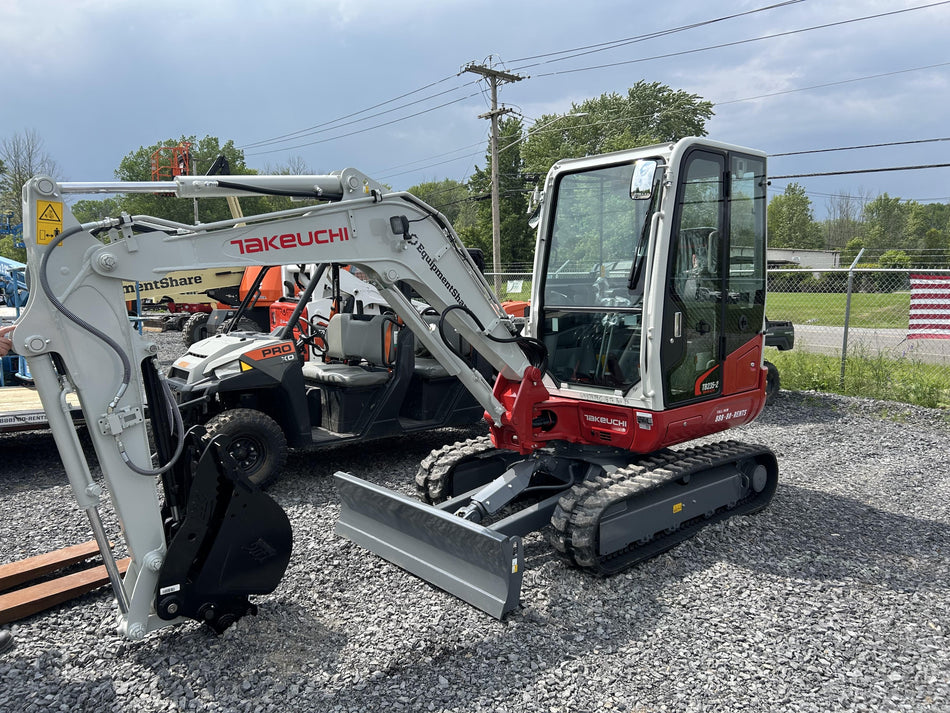 2025 TAKEUCHI TB235-2CR