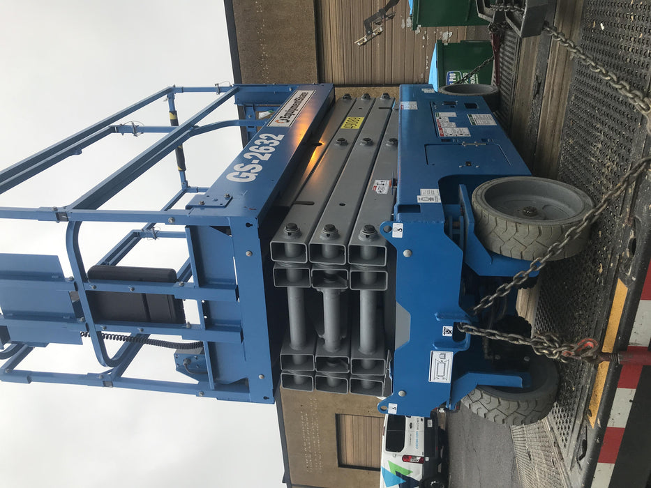 2019 Genie GS-2632 Folding rails with half height swing gate