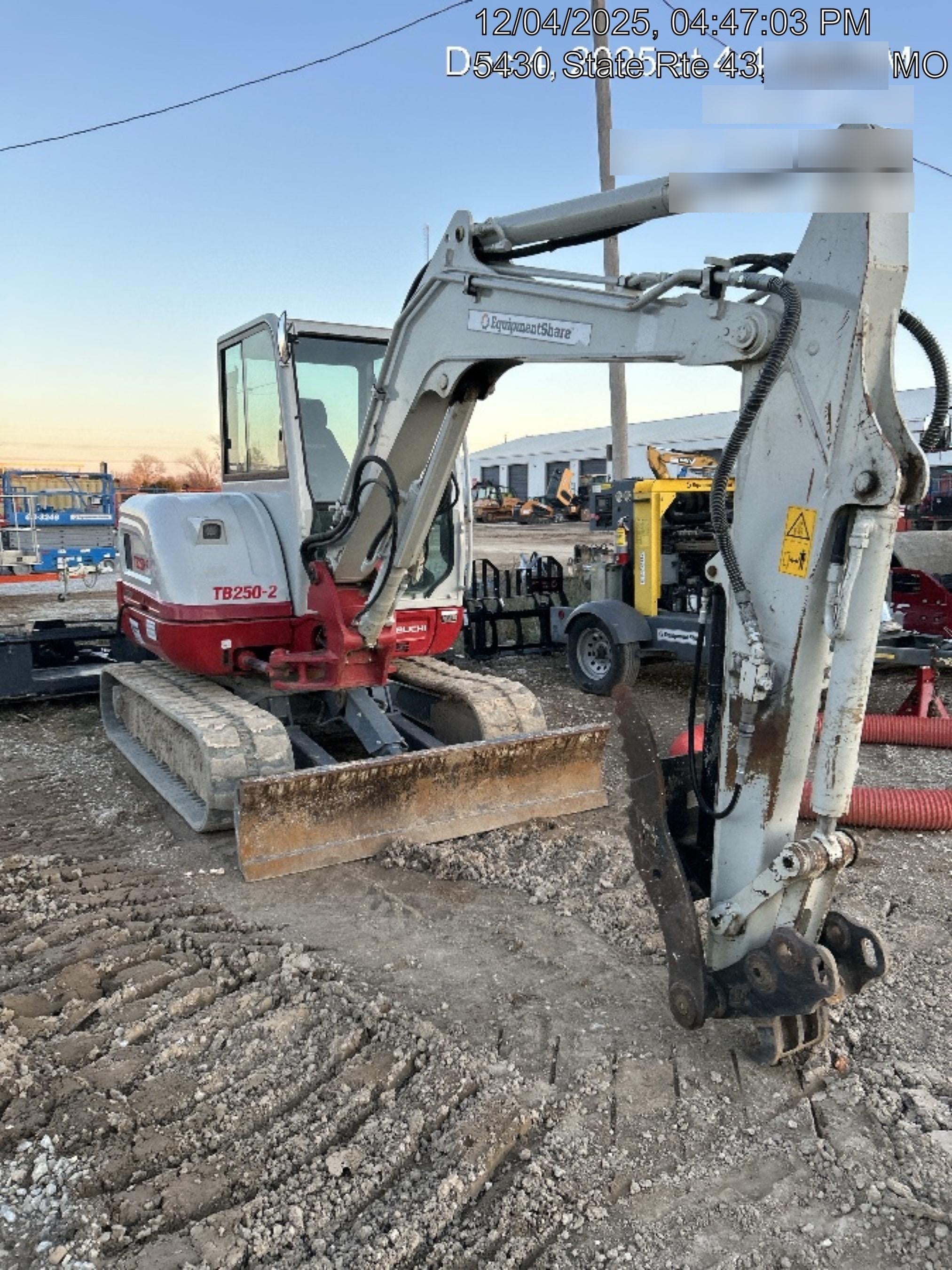 2023 TAKEUCHI TB250-2CR