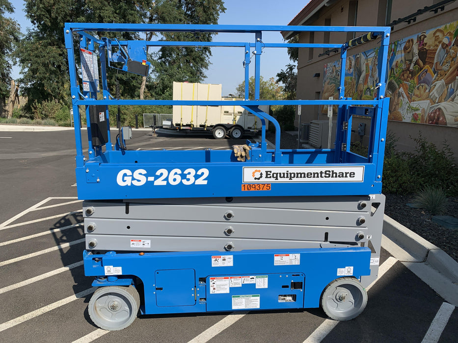 2020 Genie GS-2632 Solid NM Tires, Folding Rails with Half-Height Swing Gate, Beacon, 800W Invertor