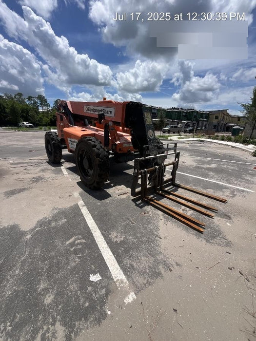 2020 Skytrak 8042 Canopy, Solid Tires, Work Lights, Beacon, Aux Hydraulics, Back up Alarm, Lifting Eye, ES Decals