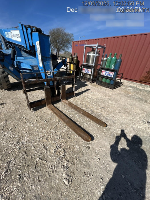 2019 Genie GTH-1056 Cab/Heat/AC, Solid RT Tires, LED Work Lights, Beacon 60" QA Carriage, 60" Forks