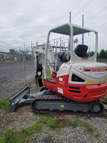 2022 TAKEUCHI TB235-2R