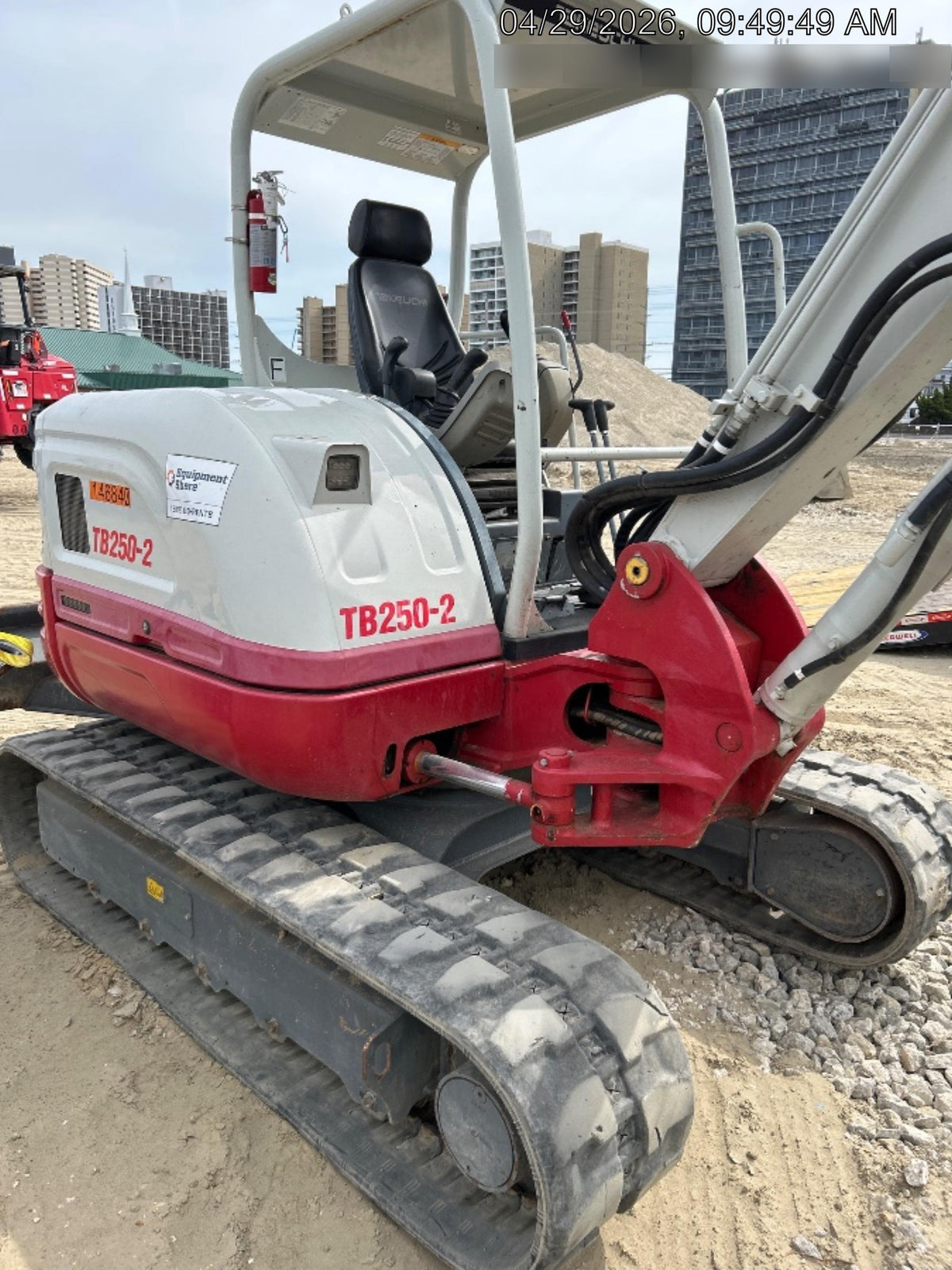 2021 TAKEUCHI TB250-2