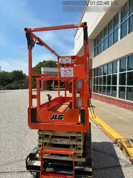 2023 JLG ES1932