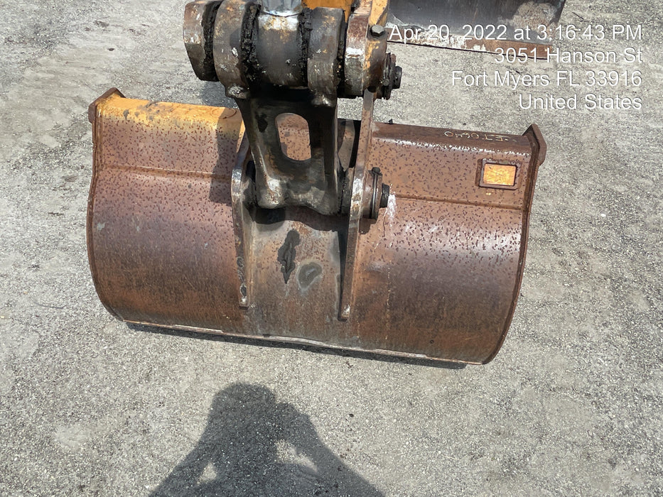 2015 Case CX80C CLOSED CAB, A/C,RUBBER TRACKS PADS,7'-2" ARM,THUMB